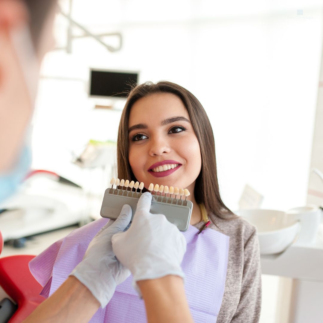 Bem-vindo à Vieira Odontologia, uma clínica odontológica com mais de 35 anos de experiência no cuidado e promoção da saúde bucal.