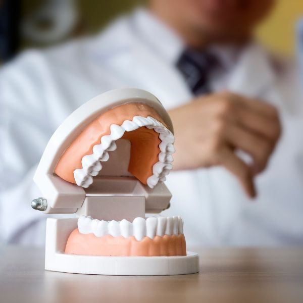 Protocolo de Branemark: Solução Confiável para a Substituição de Dentes Perdidos.