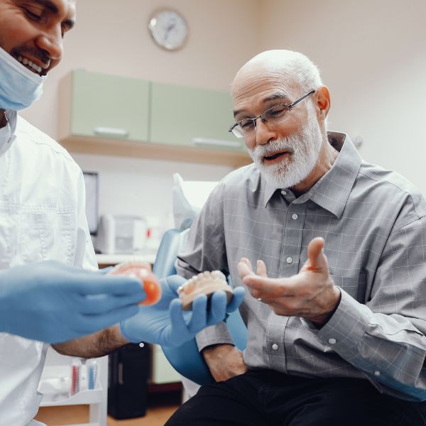 Protocolo de Branemark: Solução Confiável para a Substituição de Dentes Perdidos.