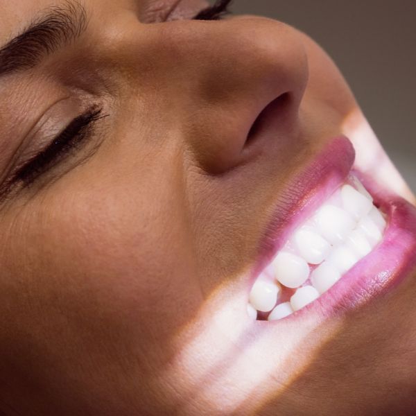 Estética Dental: Transforme Seu Sorriso e Eleve Sua Autoestima.