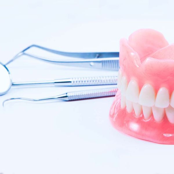 Os Principais Benefícios das Próteses Removíveis para a sua Saúde Bucal.