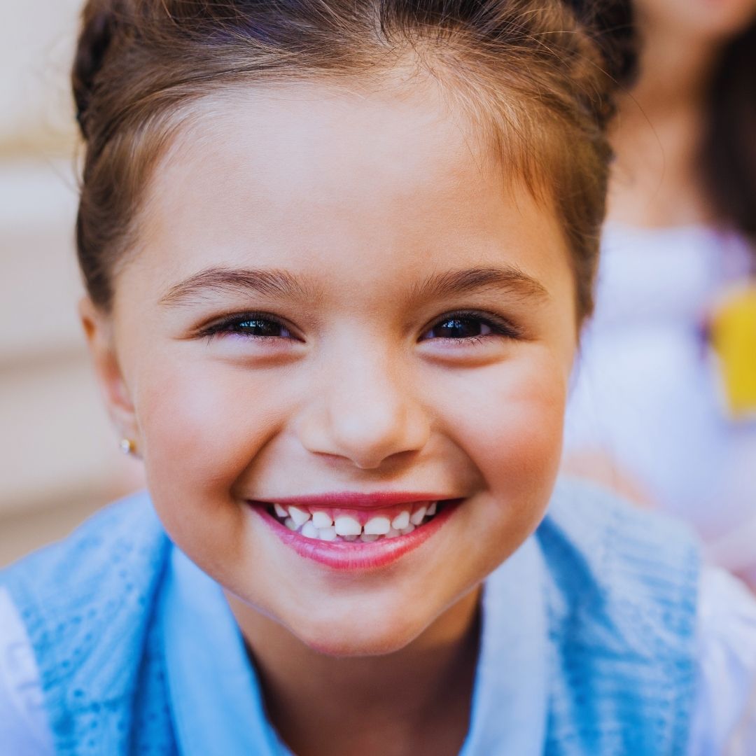O bruxismo infantil é um distúrbio caracterizado pelo ato de ranger ou apertar os dentes, geralmente durante o sono.