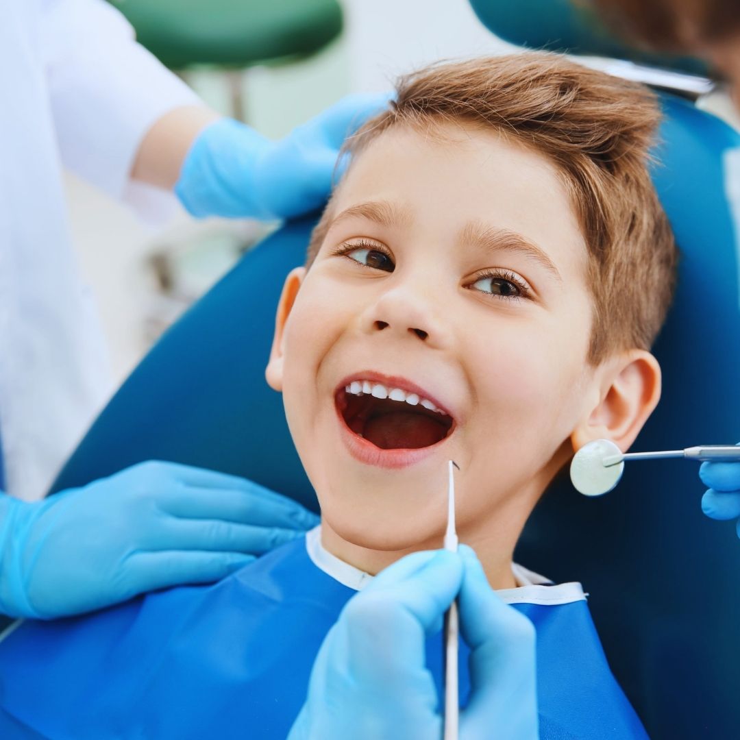 Uma boa saúde bucal começa cedo, e a introdução alimentar desempenha um papel crucial nesse processo.